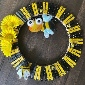 Bumblebee wreath